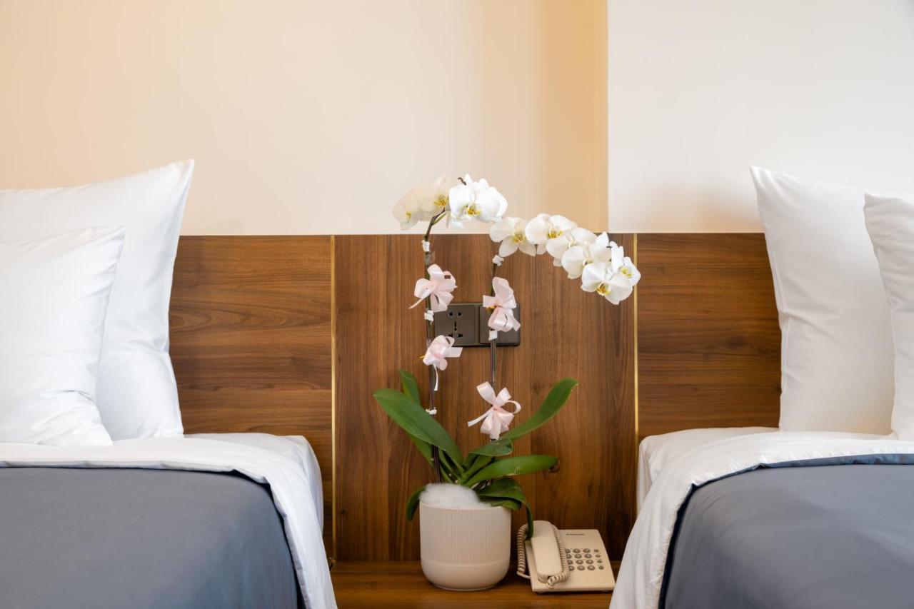 דה נאנג Avenis Hotel מראה חיצוני תמונה